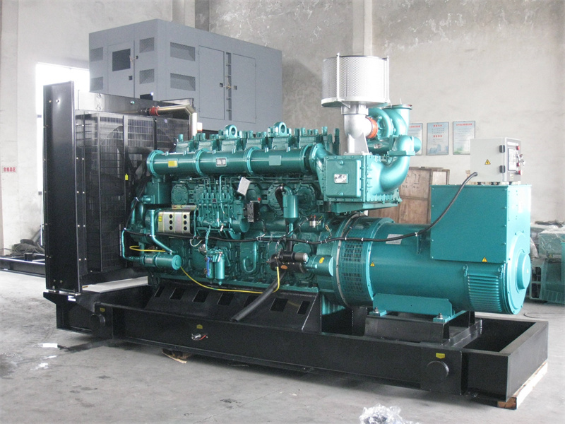 蚌埠200KW 柴油发电机的油耗是多少？