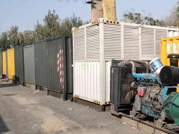 蚌埠200KW柴油发电机机组每小时油耗是多少？